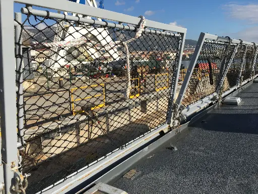Filet de sécurité sur pont d'envol Filet