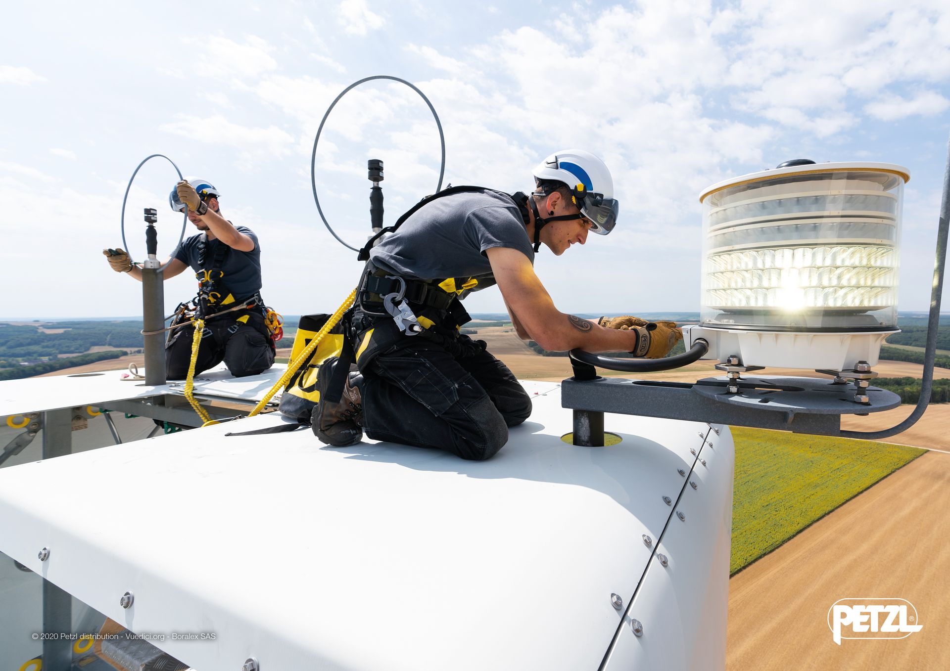 Techniciens sur une éolienne onshore Techniciens sur éolienne onhore